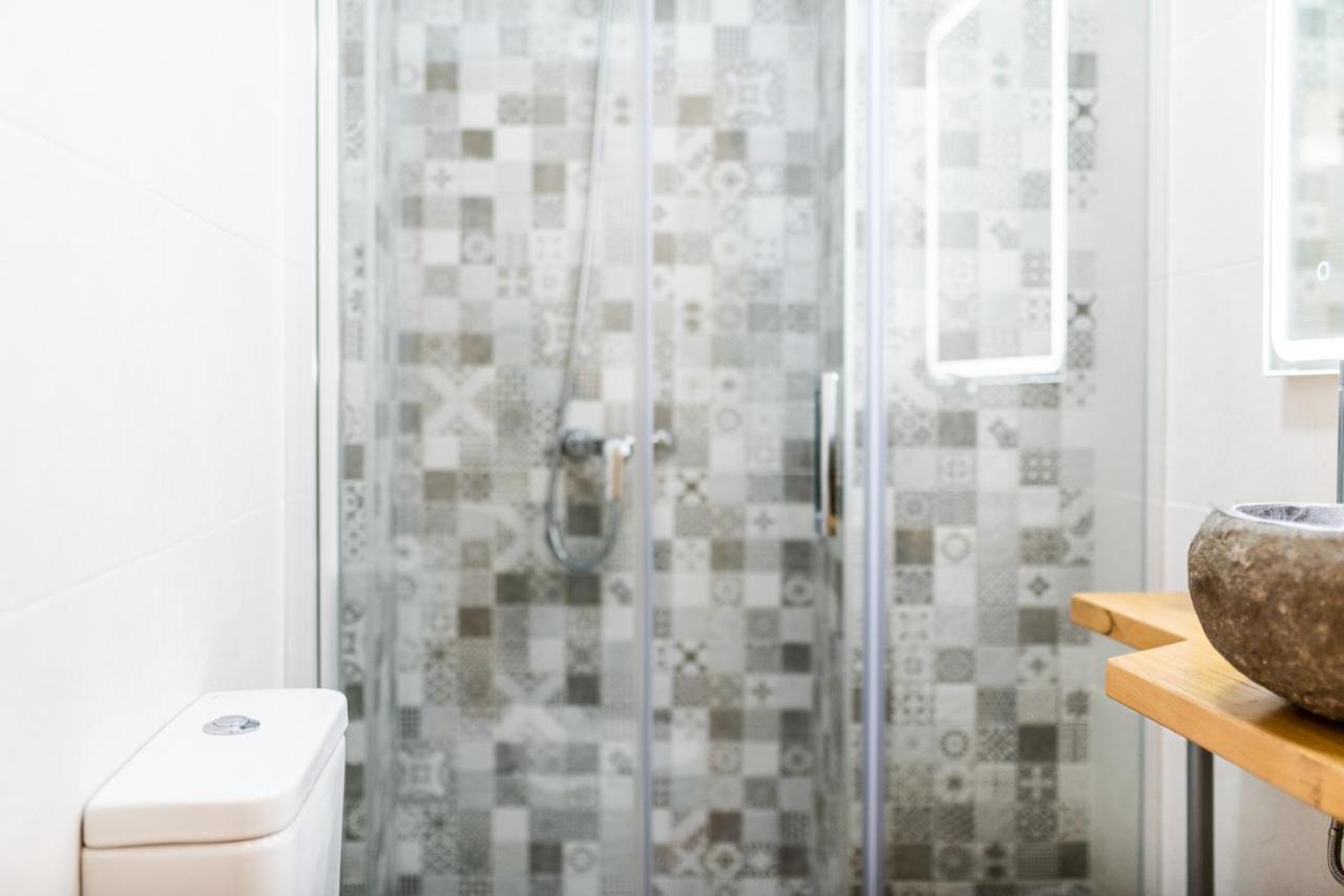 Wekey Homes Granada, Mesones Central Suites المظهر الخارجي الصورة
